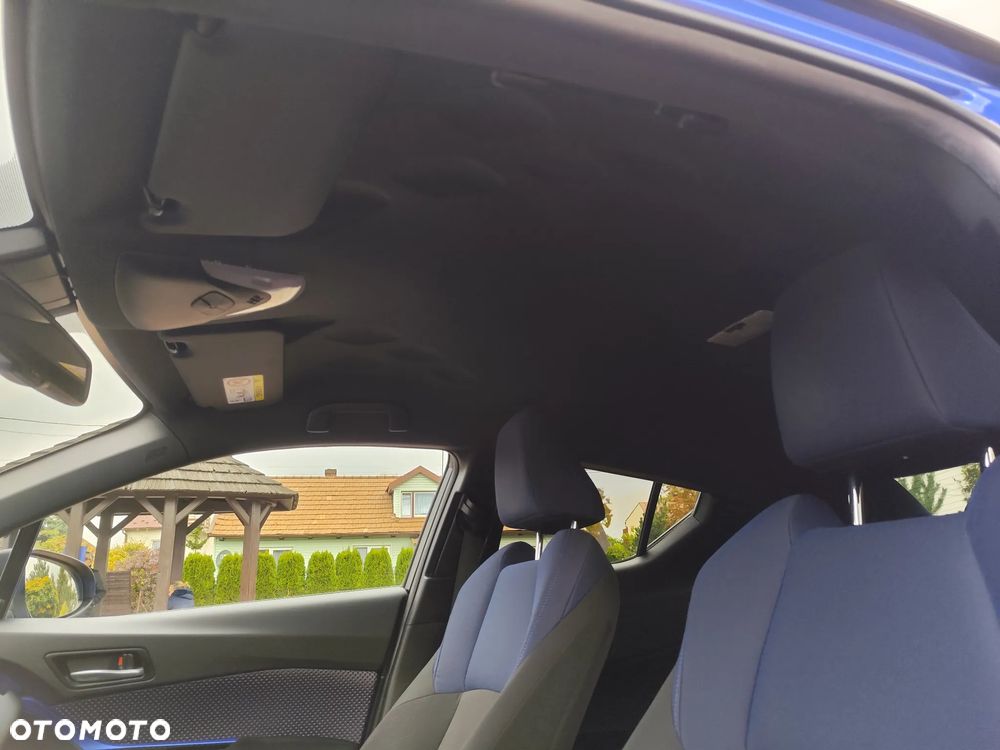 Toyota C-HR Hybrid Style Selection - 12
