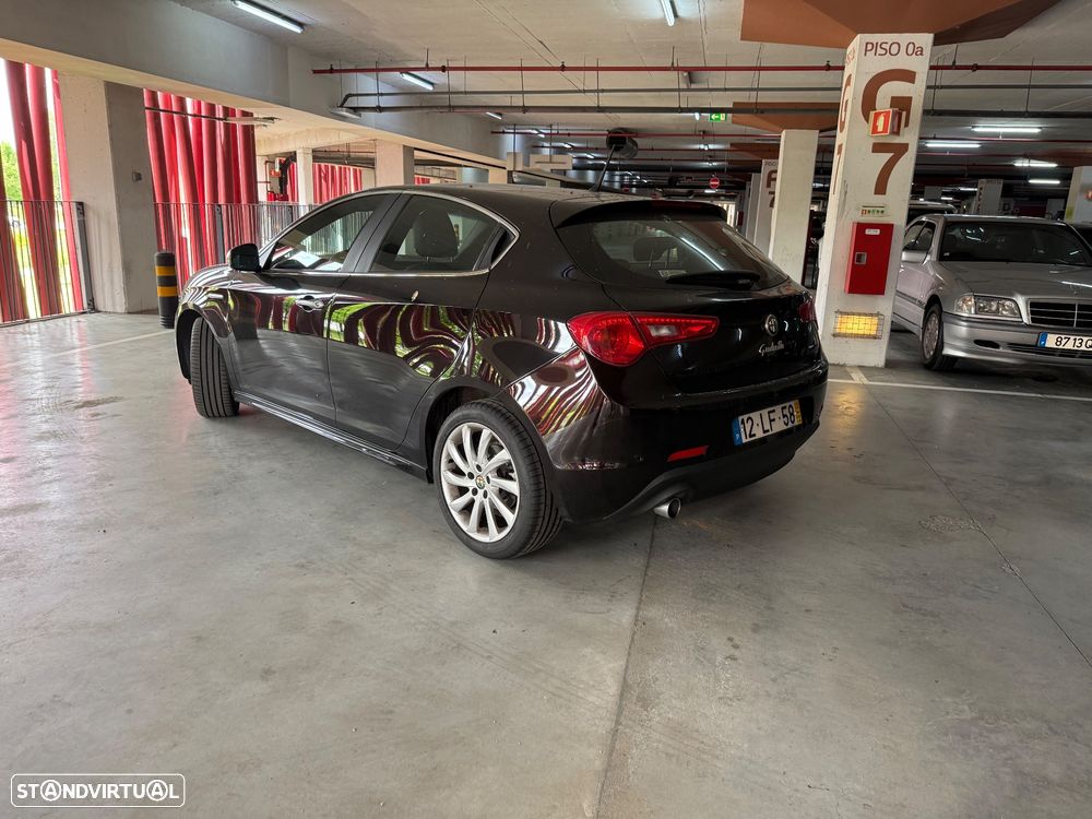 Alfa Romeo Giulietta 1.6 JTDM Veloce - 6