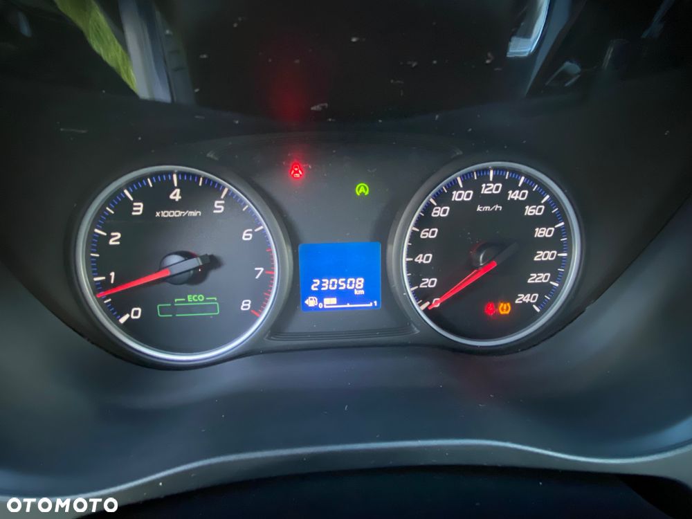 Mitsubishi Outlander 2.0 Invite + 2WD - 11