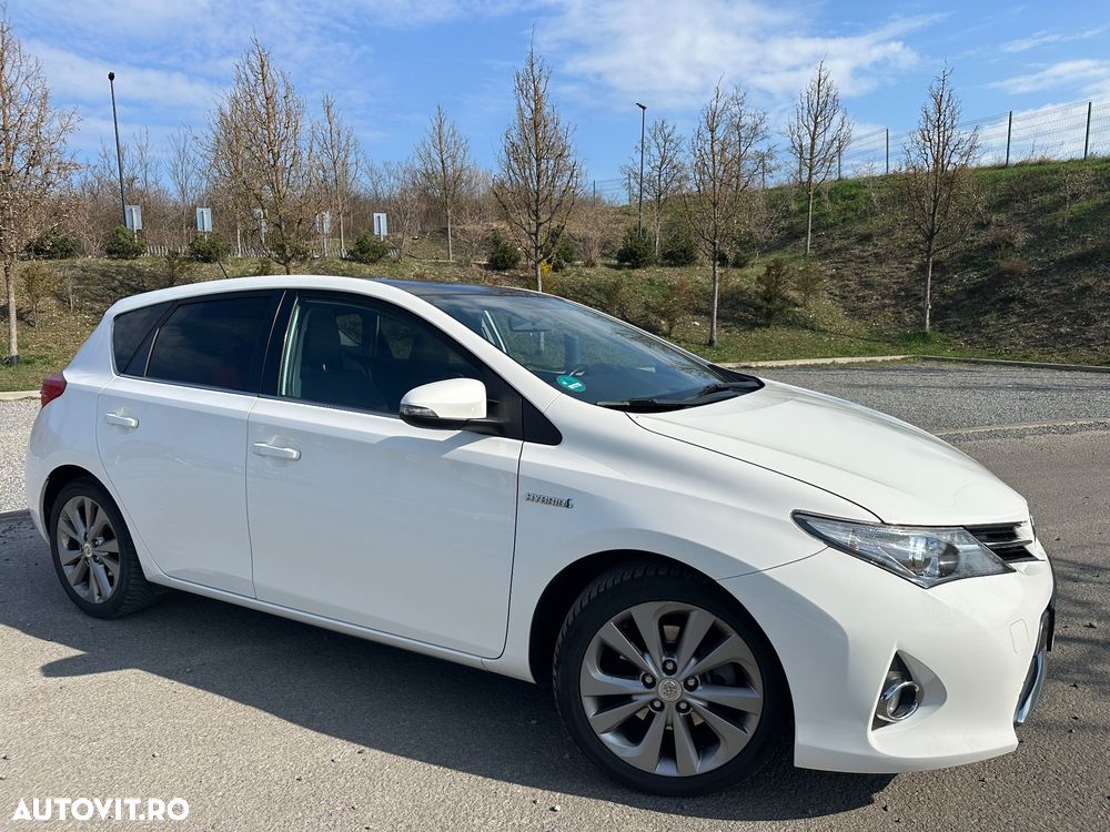 Toyota Auris 1.8 L VVT-i Luna - 3