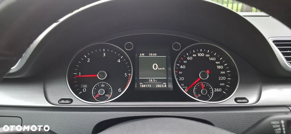 Volkswagen Passat 2.0 TDI BlueMotion Technology Comfortline - 21