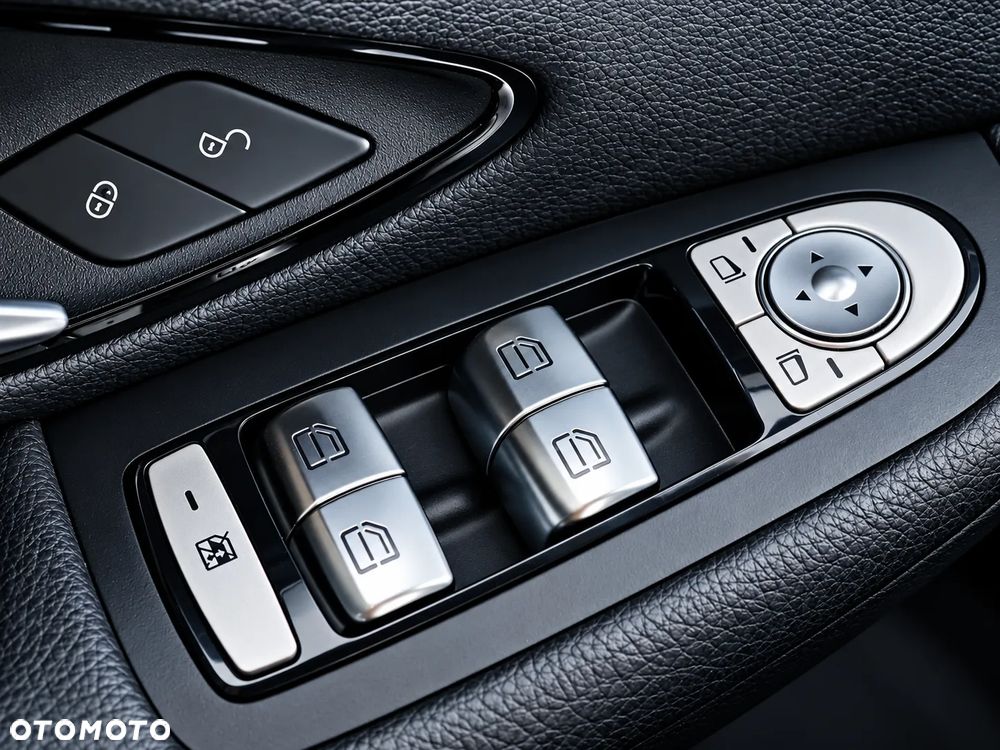 Mercedes-Benz Klasa C 200 9G-TRONIC Edition - 20