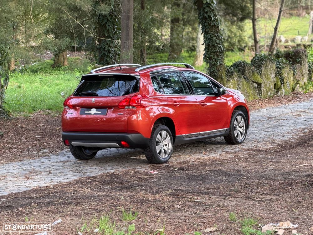 Peugeot 2008 1.2 PureTech Allure EAT6 - 38