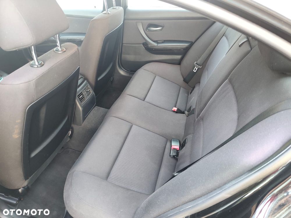 BMW Seria 3 318d - 27