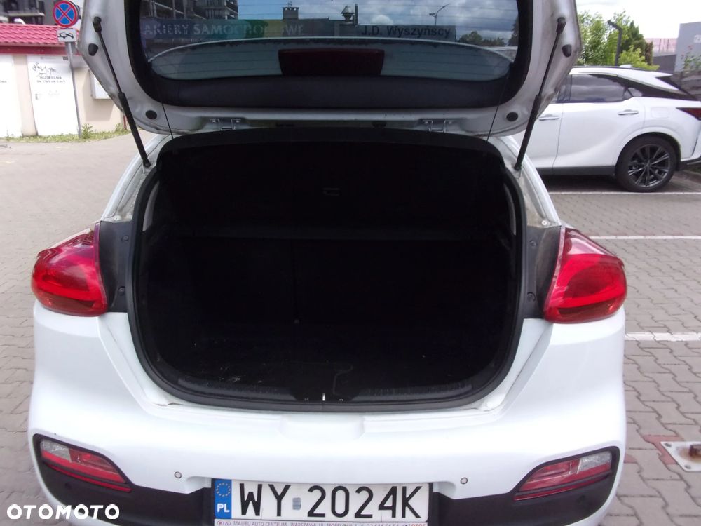 Kia Ceed - 6