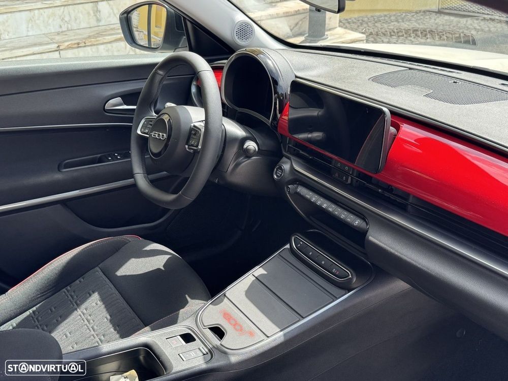 Fiat 600e 54 kWh (RED) - 11