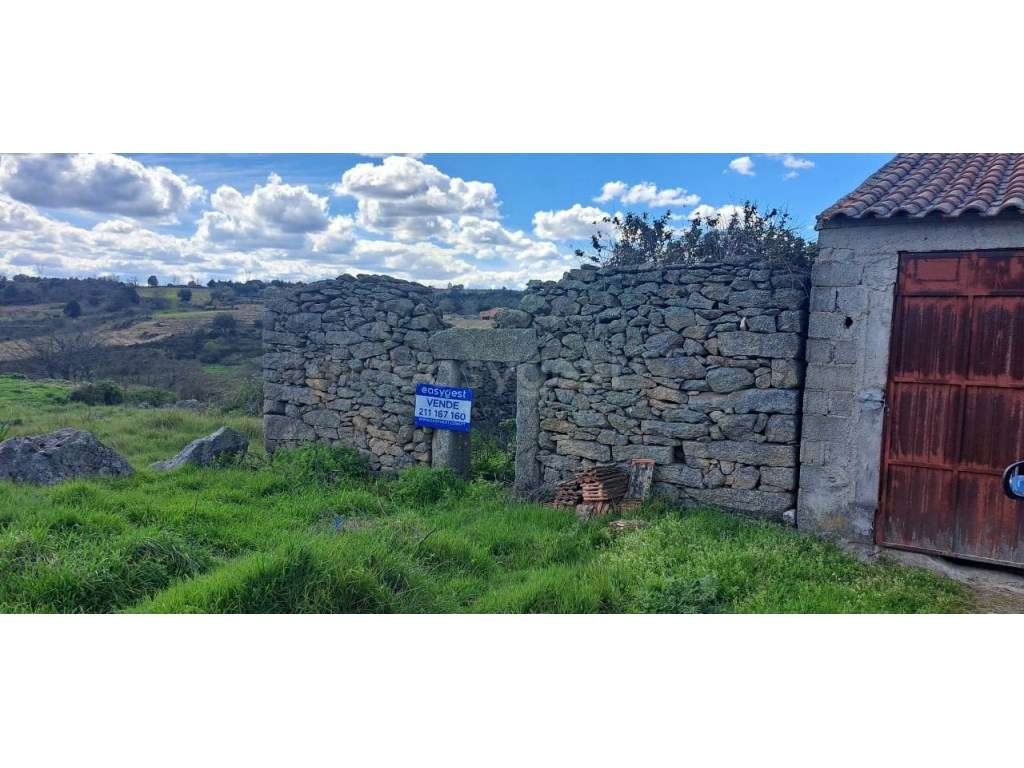 Moradia para recuperar com terreno em Urrós, Mogadouro - Grande imagem: 2/12