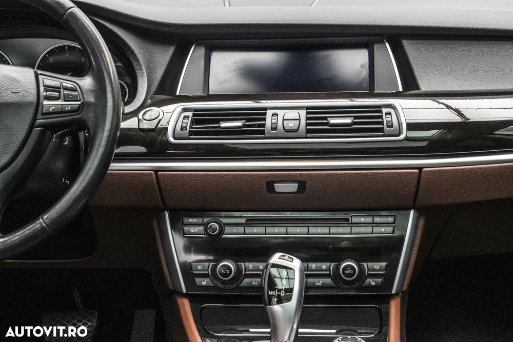 BMW Seria 5 520d xDrive - 19