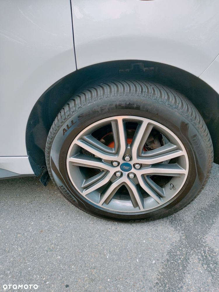 Ford Edge - 8