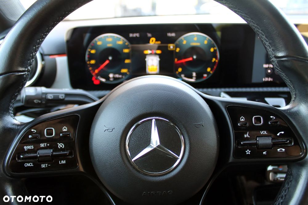 Mercedes-Benz Klasa A 160 Edition 19 - 22