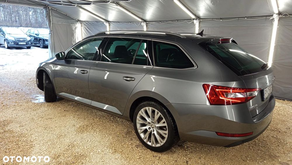 Skoda Superb 1.5 TSI Ambition DSG - 8
