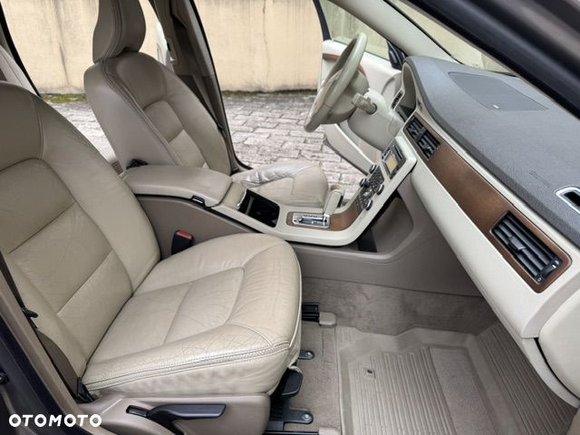 Volvo XC 70 - 10