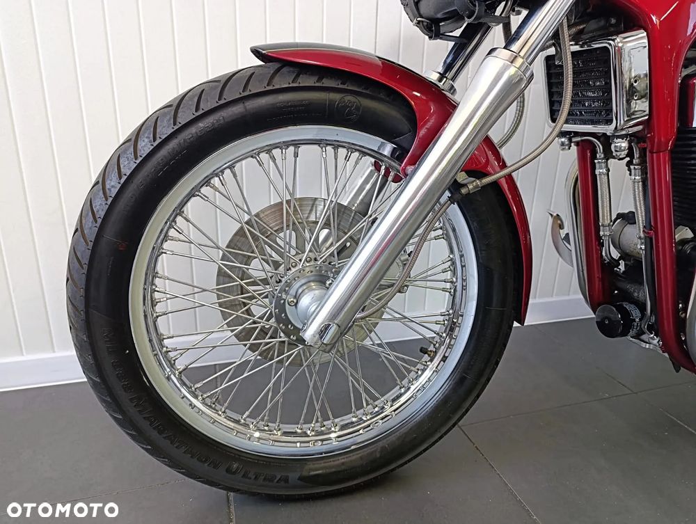 Suzuki Intruder - 10