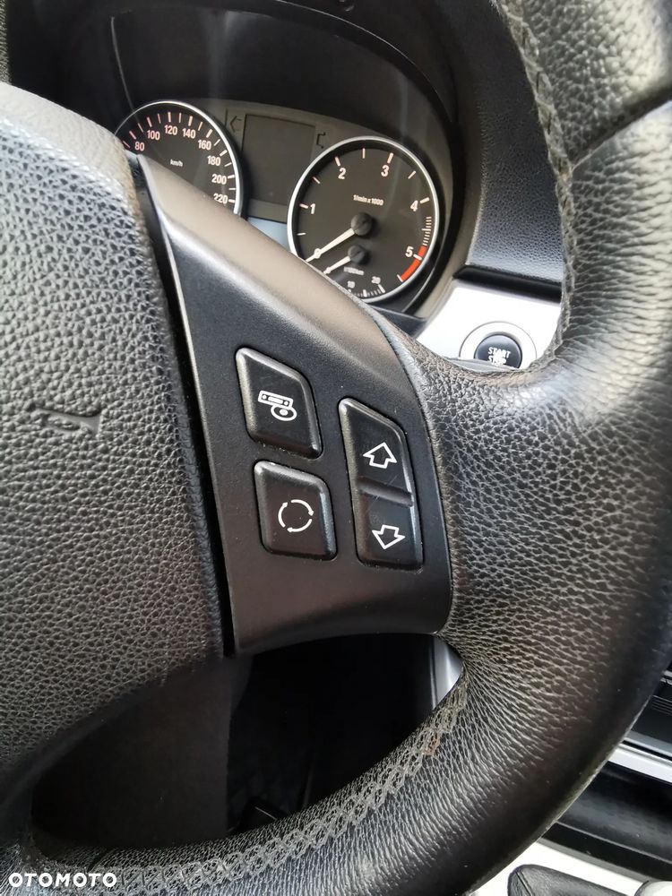 BMW Seria 3 318d - 11