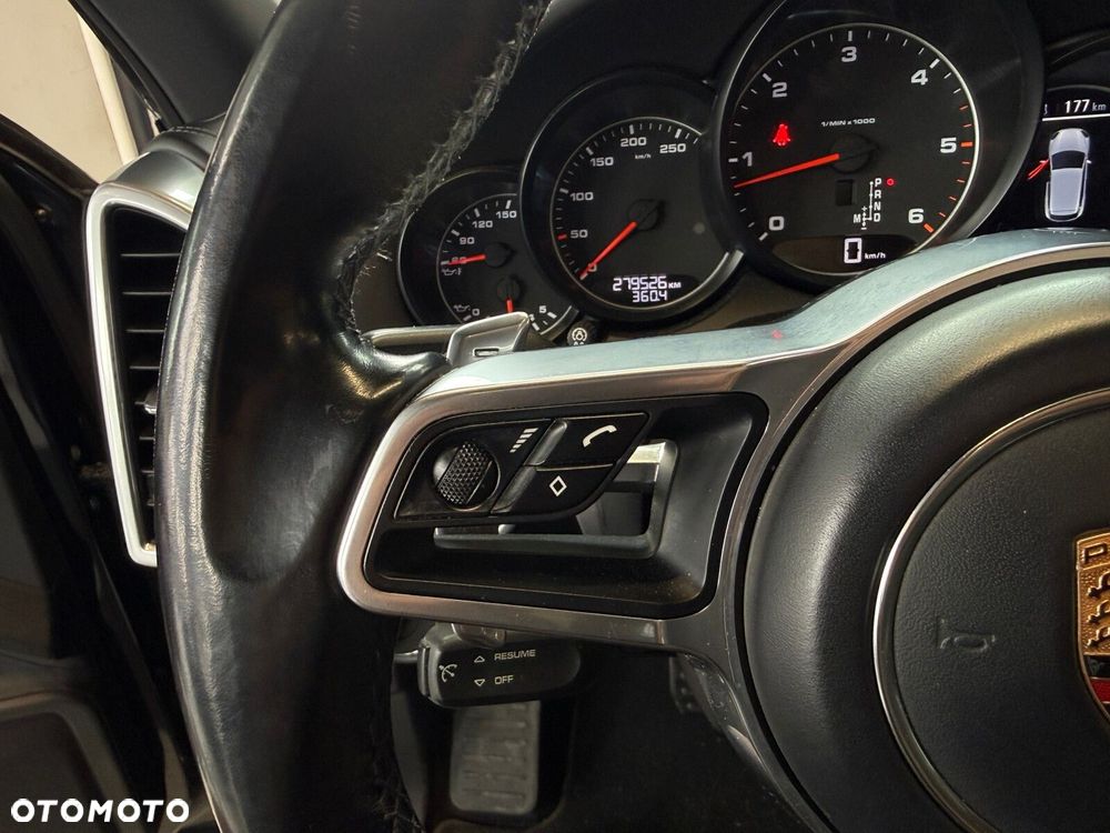 Porsche Cayenne - 34