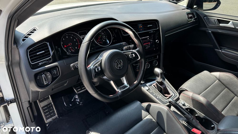 Volkswagen Golf - 13