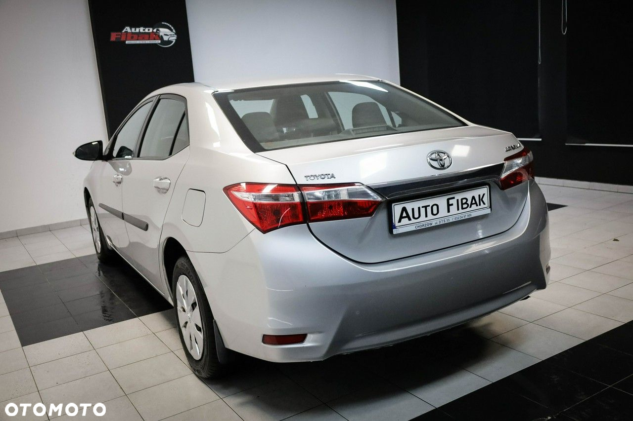 Toyota Corolla - 10