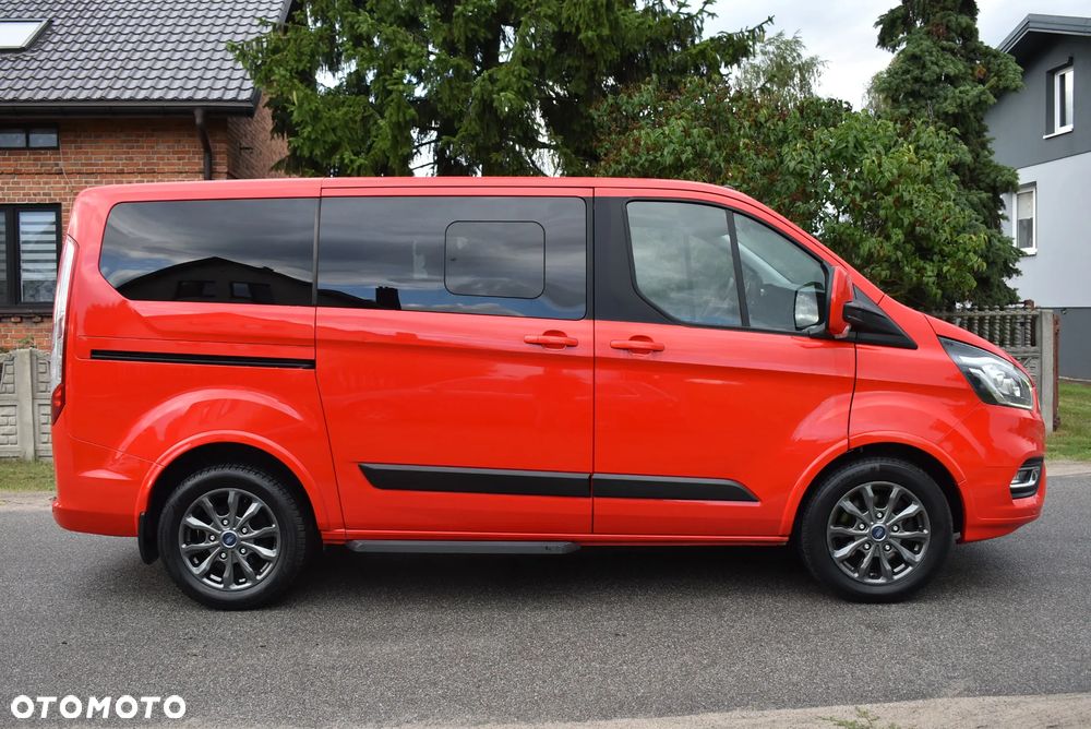 Ford Tourneo Custom - 14