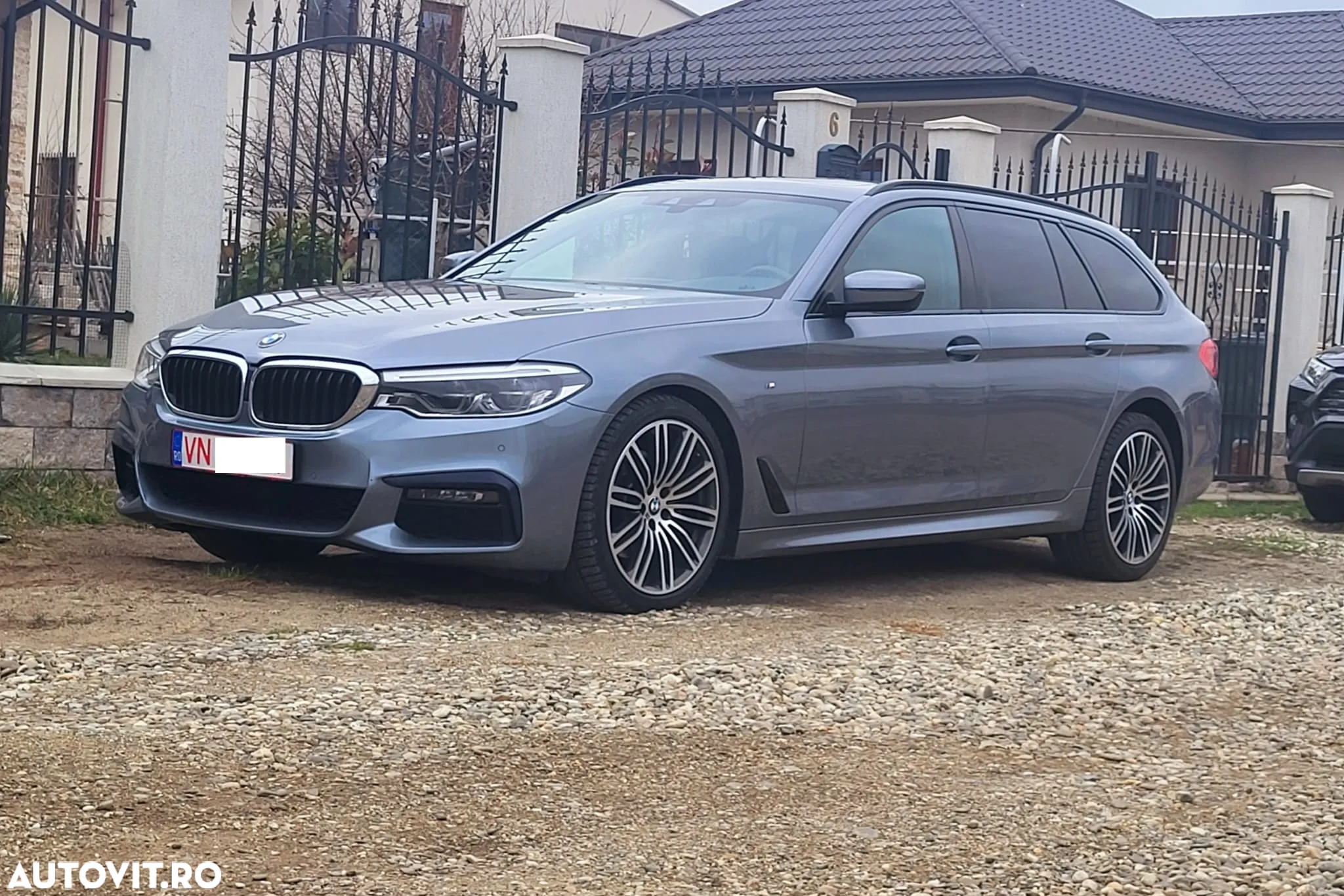 BMW Seria 5 520i Touring Aut. M Sport Edition - 6