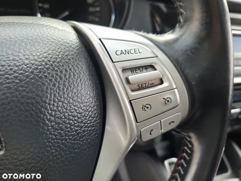 Nissan Qashqai 1.2 DIG-T Xtronic ACENTA - 16