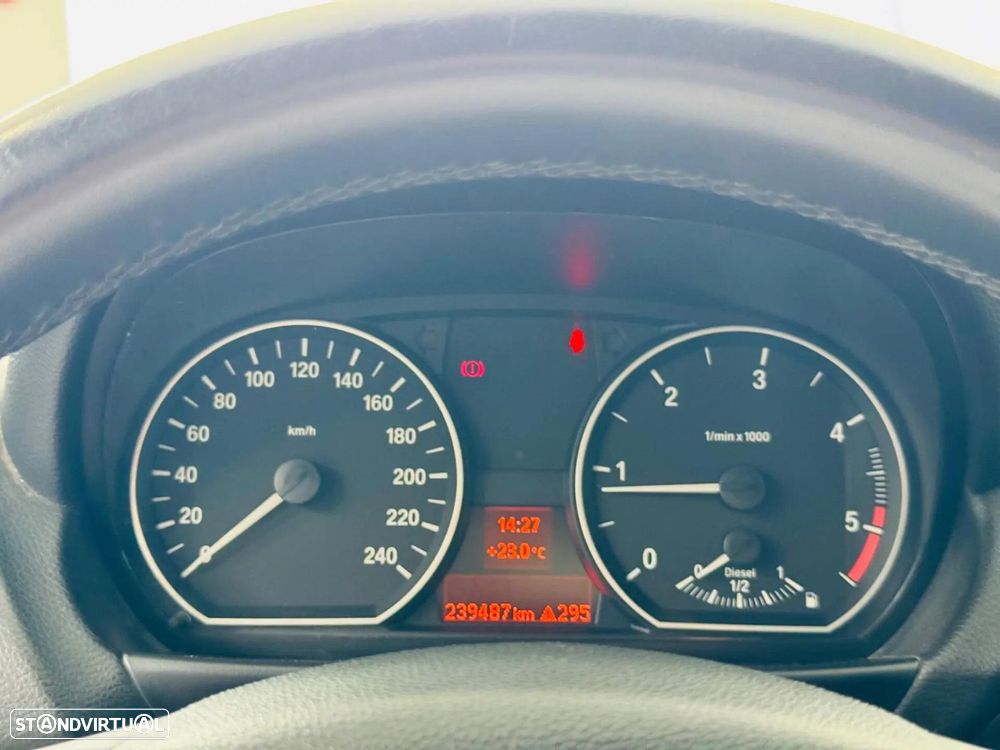 BMW 118 d Pack M - 22