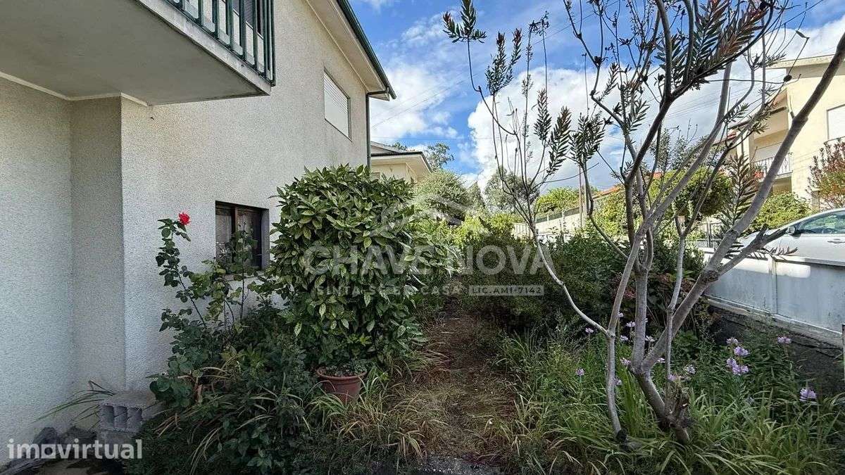 Moradia T3 Isolada com 800 m² de Terreno em Mancelos, Amarante - Grande imagem: 4/24