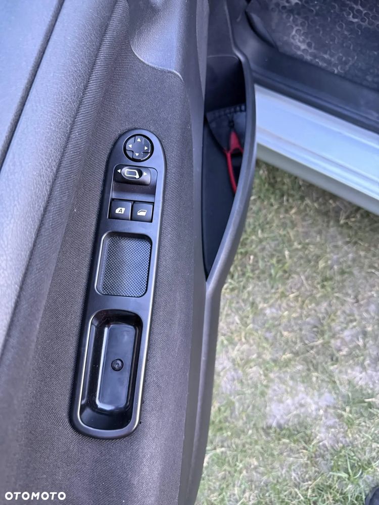 Peugeot 207 1.4 Trendy - 16