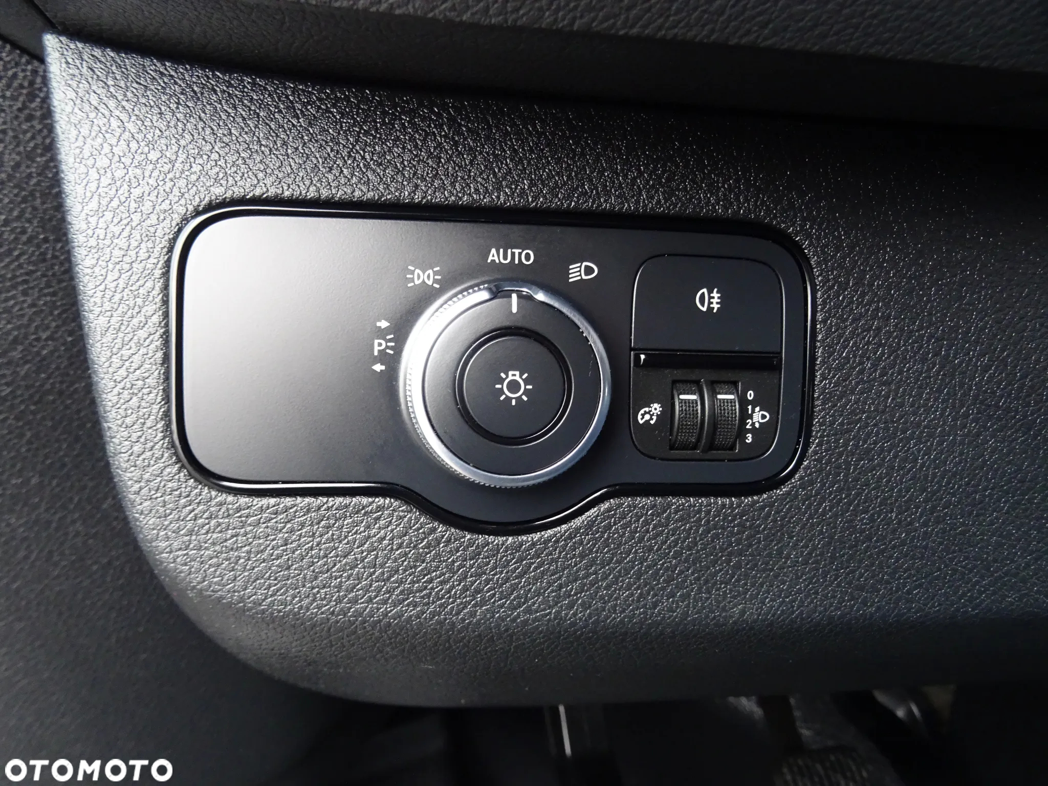 Mercedes-Benz SPRINTER - 25