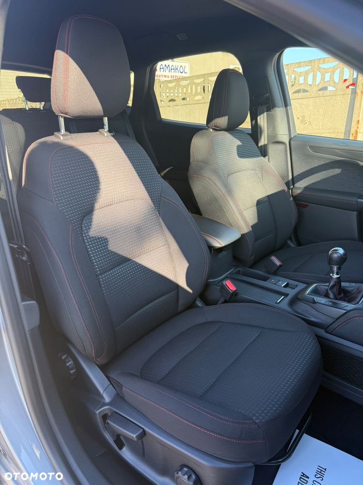 Ford Kuga 2.0 TDCi 2x4 ST-Line - 11