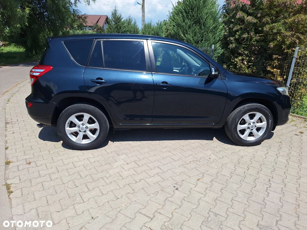 Toyota RAV4 - 6