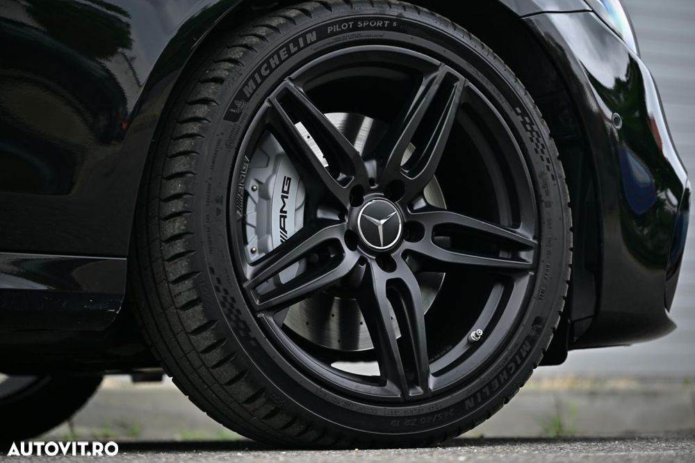 Mercedes-Benz E - 16