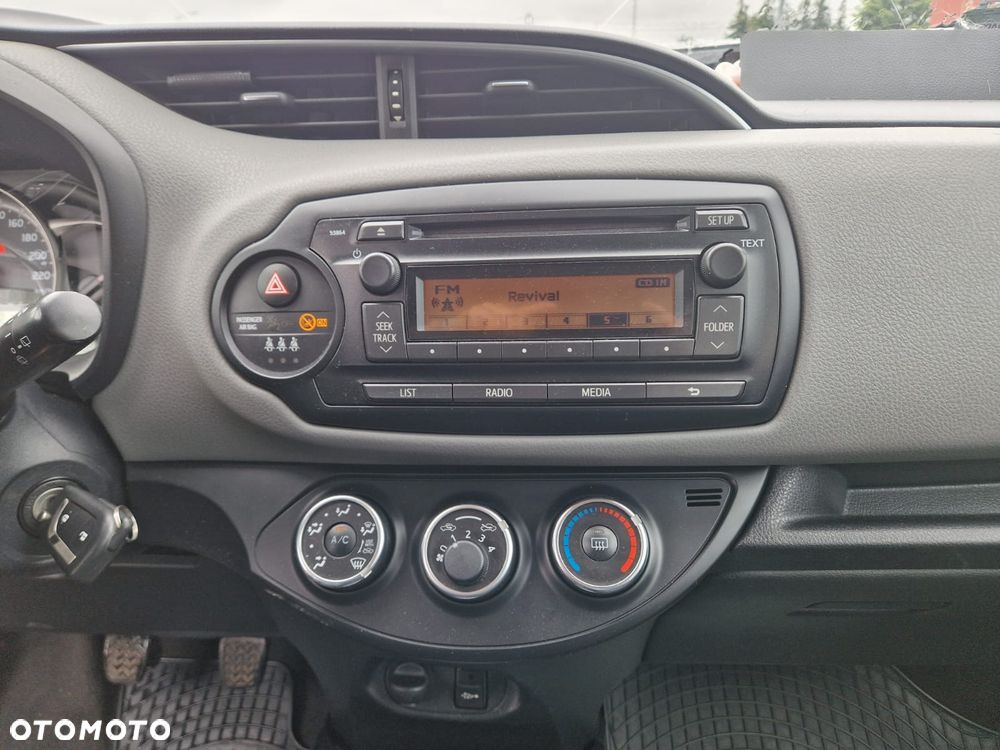 Toyota Yaris 1.0 Active EU6 - 16