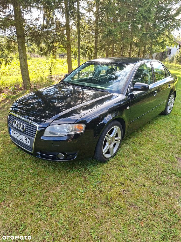 Audi A4 Limousine - 1