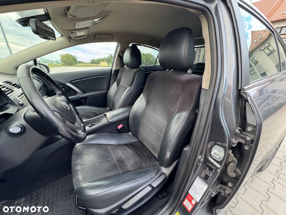 Toyota Avensis 2.0 Prestige NAVI - 9