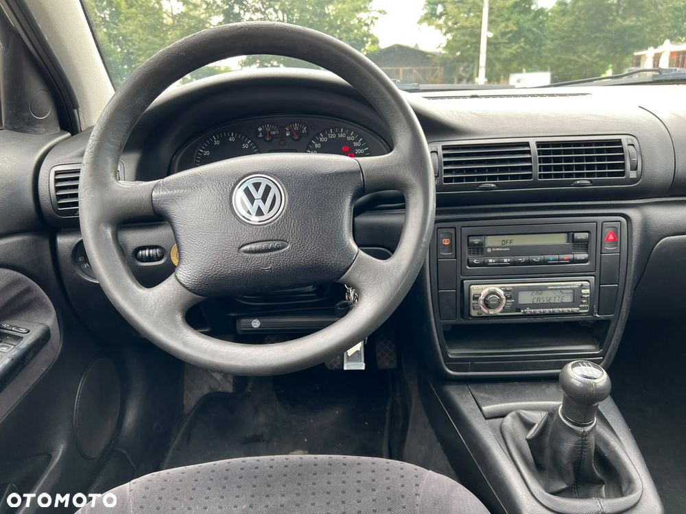 Volkswagen Passat - 22