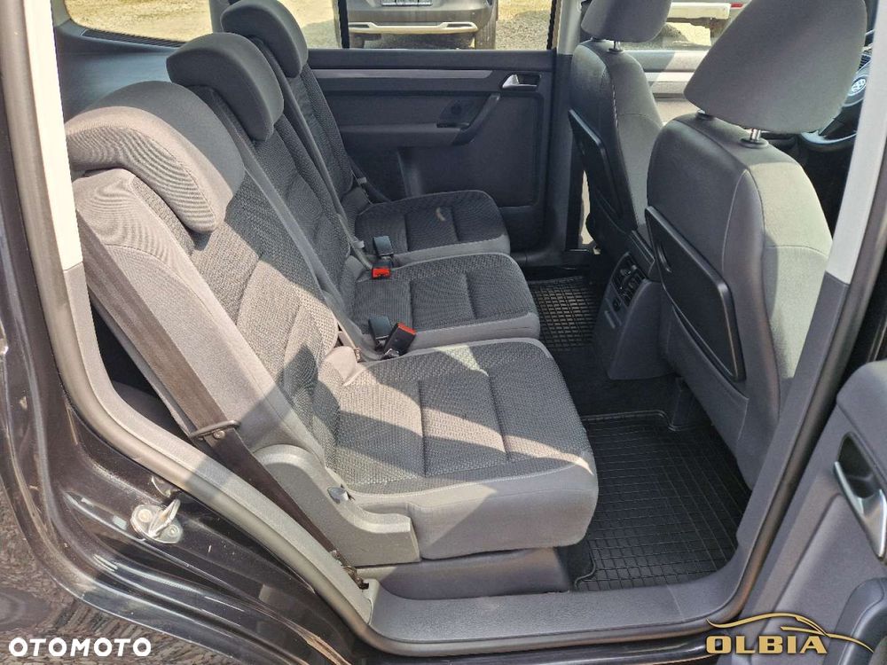 Volkswagen Touran - 18
