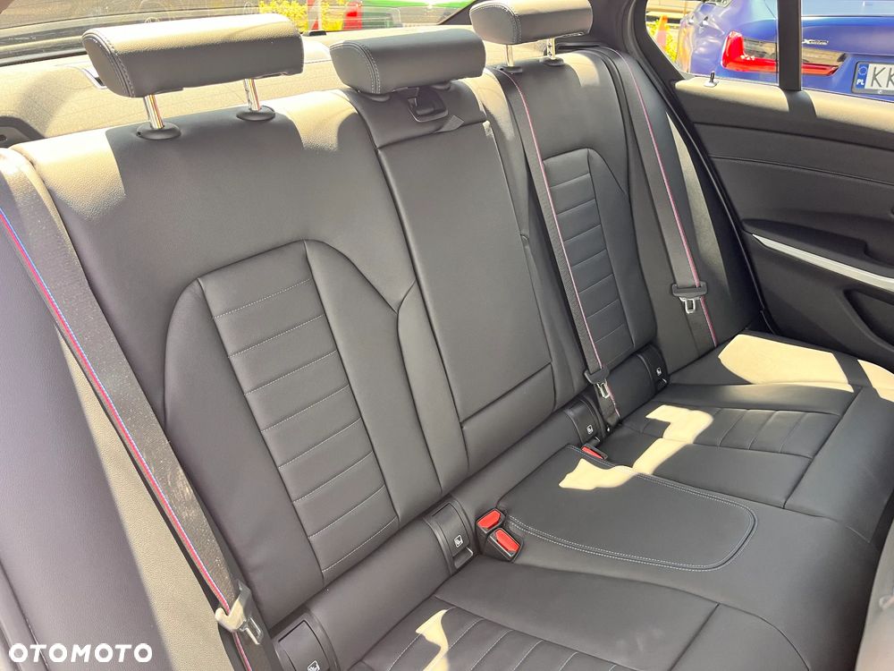 BMW Seria 3 330i xDrive M Sport sport - 23