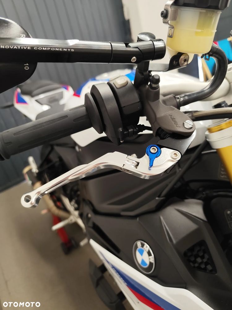 BMW S - 18