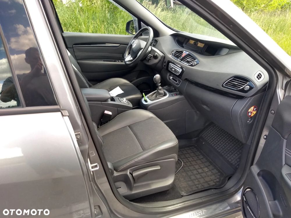 Renault Grand Scenic Gr 1.4 16V TCE Bose Edition - 17