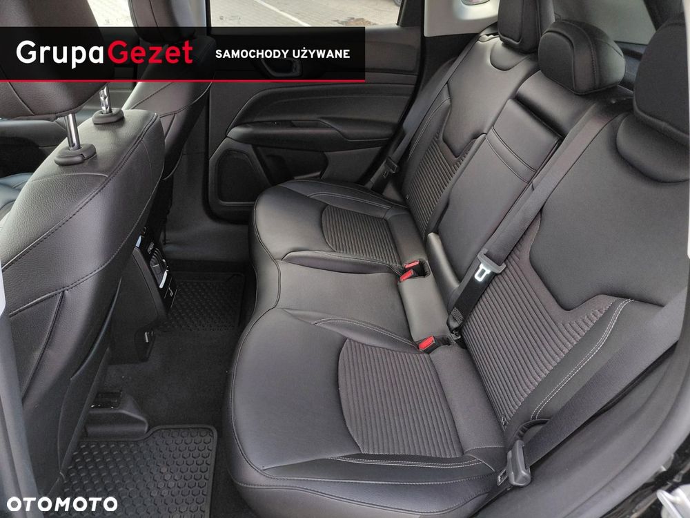 Jeep Compass - 12