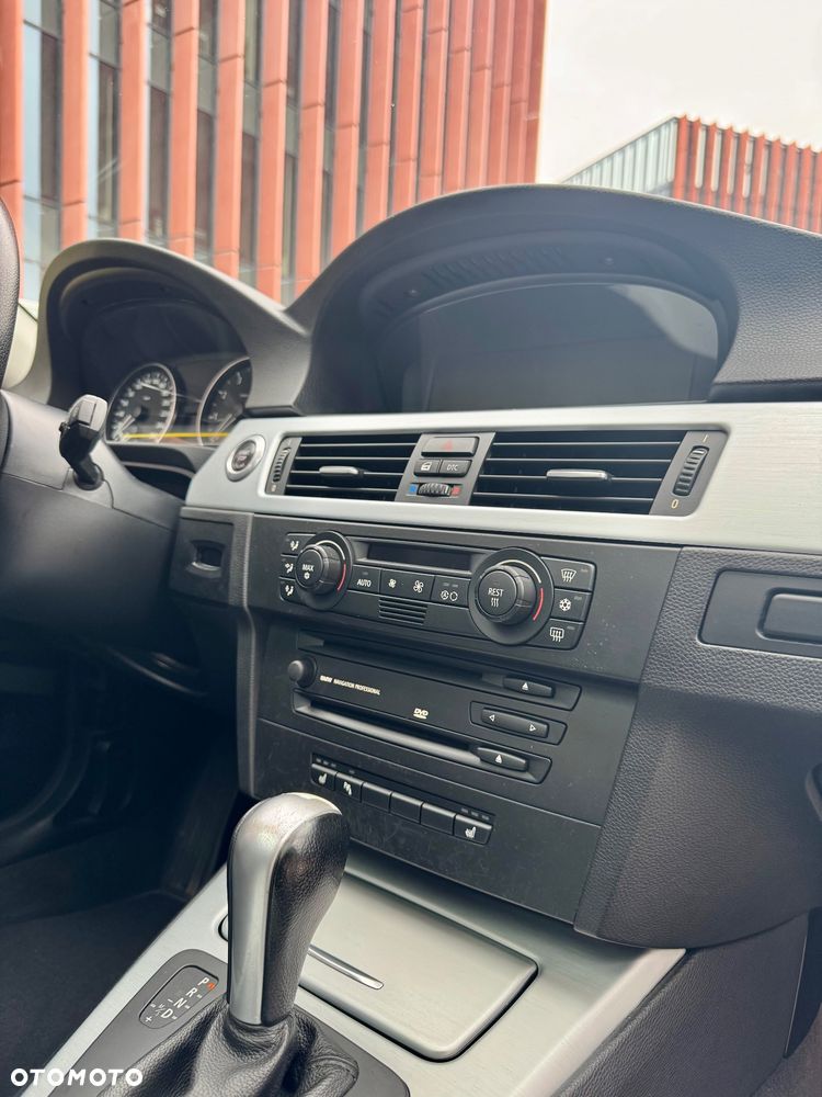 BMW Seria 3 325i - 6