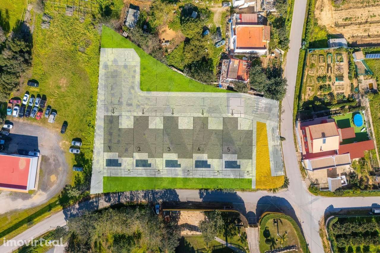Terreno com projeto para  5 Moradias na Torre de Natal, Faro - Grande imagem: 2/44