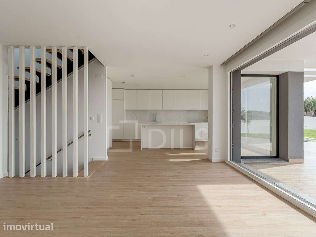 Moradia T4 nova com vista mar, jardim e piscina na Assenta, Ericeira - Grande imagem: 5/30