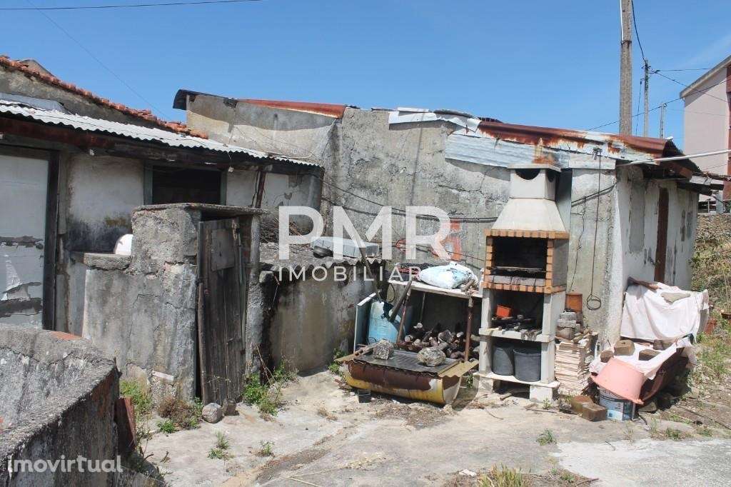 Conjunto de dois prédios urbanos em propriedade total, para reconstruç - Grande imagem: 5/11