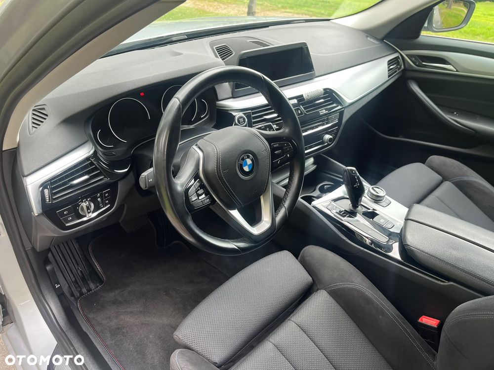 BMW Seria 5 520d Sport Line - 19