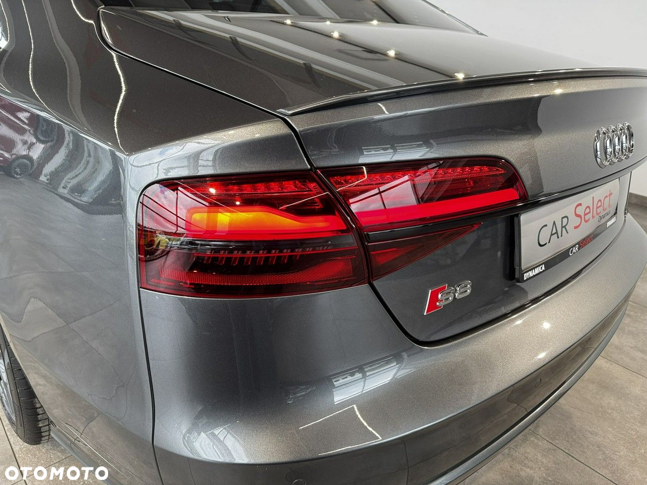Audi S8 - 14