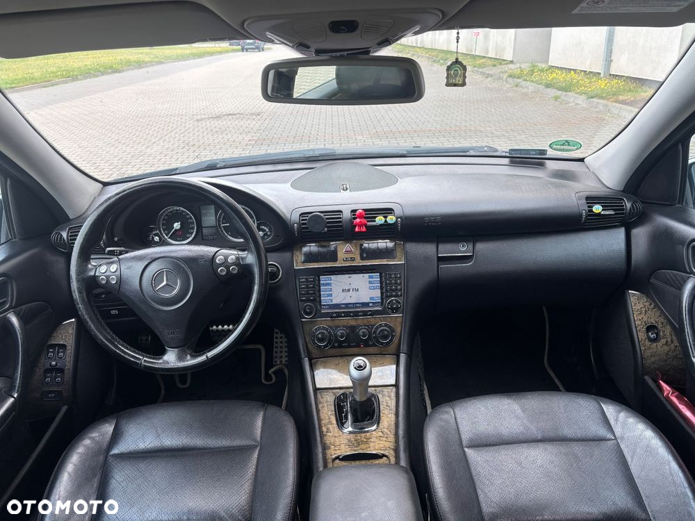 Mercedes-Benz Klasa C 320 T CDI 7G-TRONIC Avantgarde Sport Edition - 4