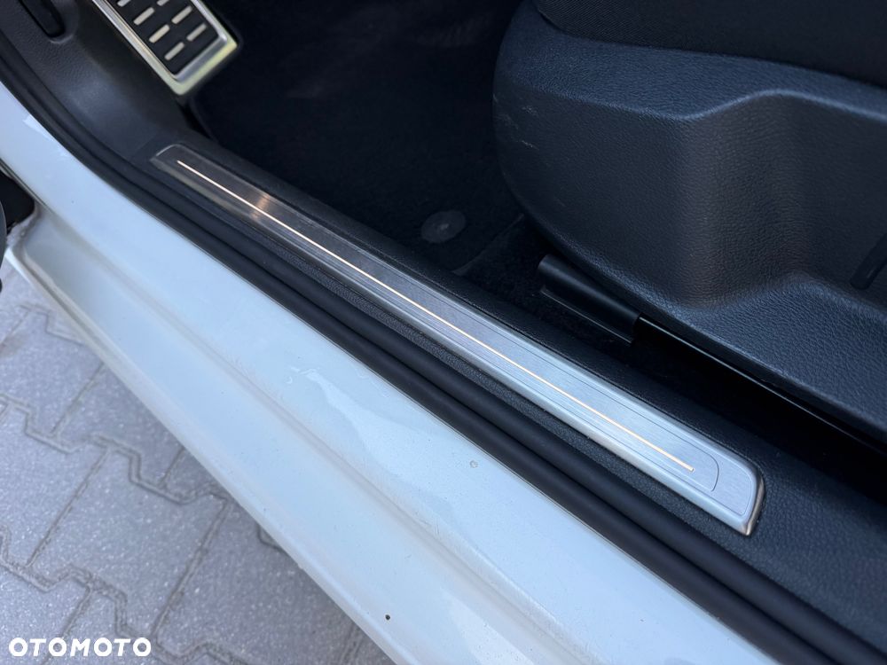 Volkswagen Golf - 28