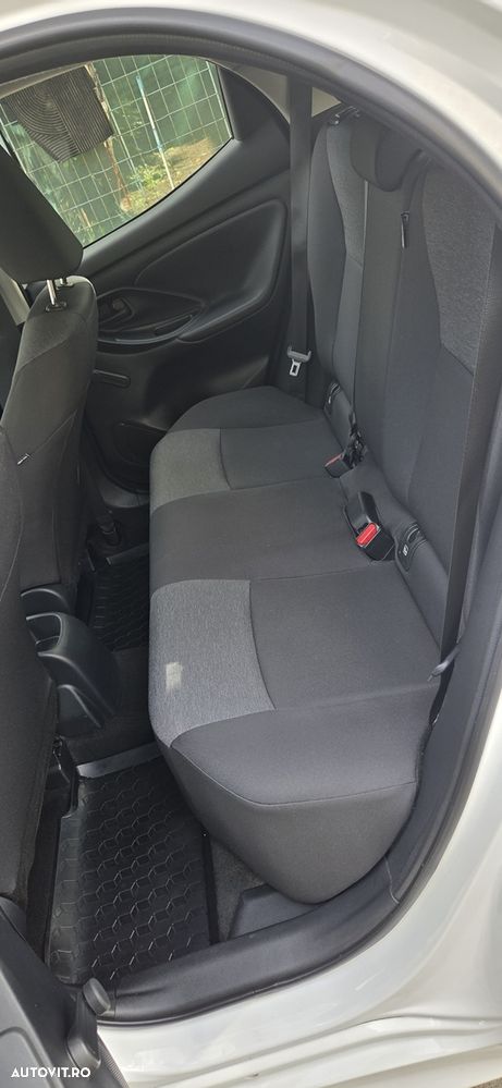 Toyota Yaris 1.0 L Eco - 14
