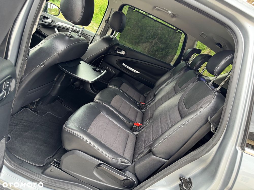 Ford C-MAX 2.0 TDCi Champions Edition - 20